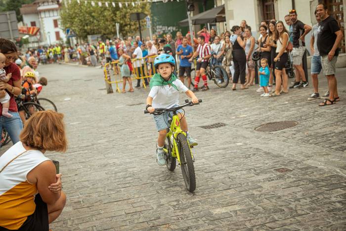 Bizikletak irudimenez jantzi 11 1757325638328