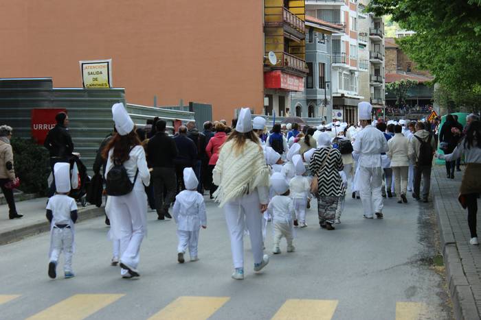 Ehunka umek zabaldu dute dan 35 1493311224774