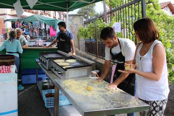 San Isidro Azokak jende ugar 78 1494853758169