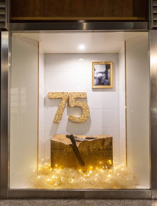 Maila handiko erakusleihoak  4 1766486261472