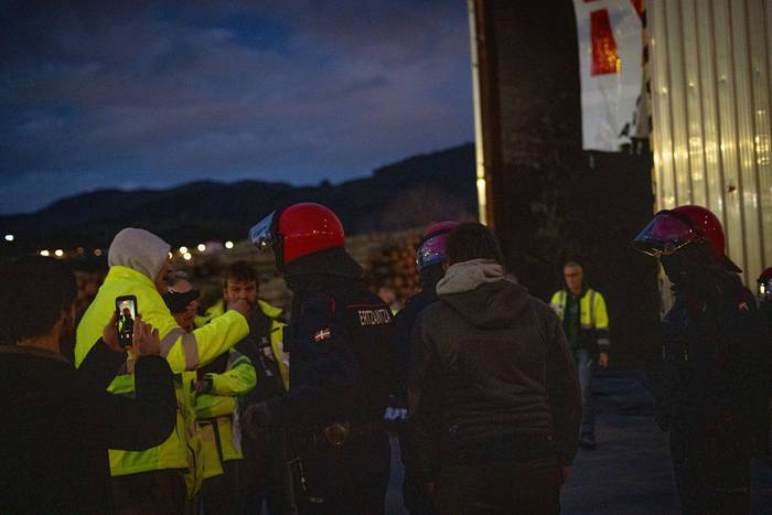 Fabrika barrura eraman dute  36 1769716577744