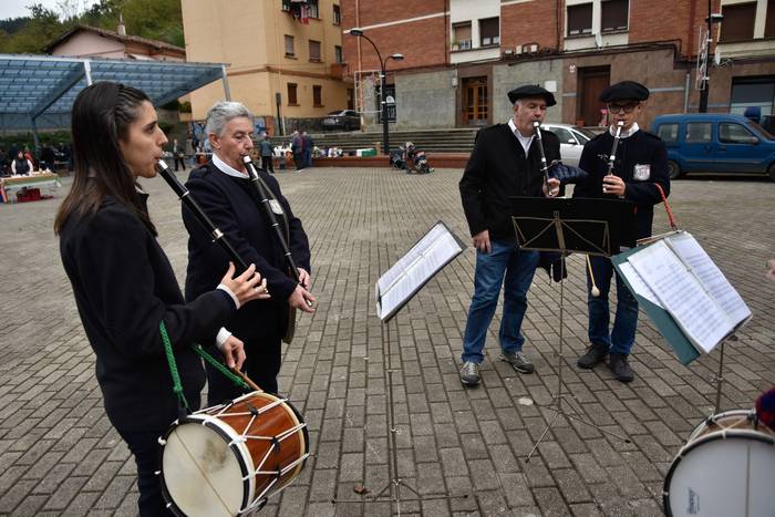 Indaba artean igaro dute II. 64 1731930755120