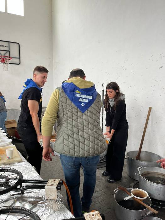 Herri giroan ospatu dituzte  37 1762718770711