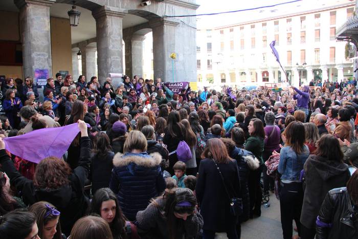 Greba feministaren goizeko t 44 1520512231174