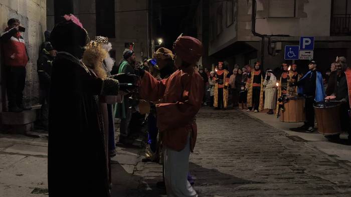 Hiru Errege Magoek ilusioz b 65 1767729375967