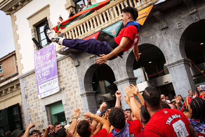 Lehertu da festa-giroa Amurr 60 1755025727107