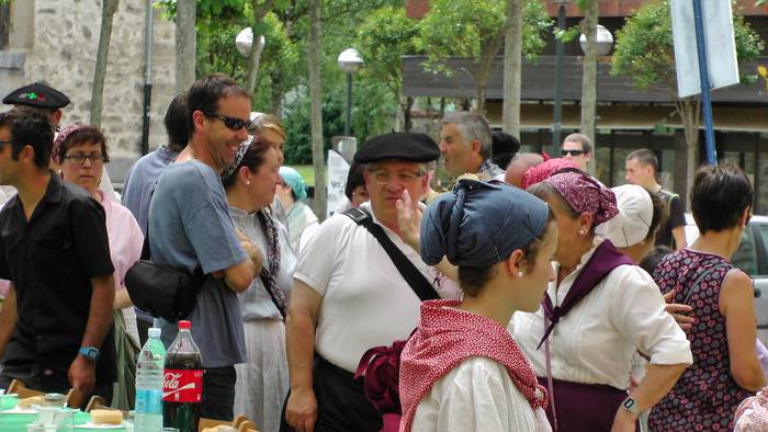 Dantza taldeak taldeak izan  88 1496053688863