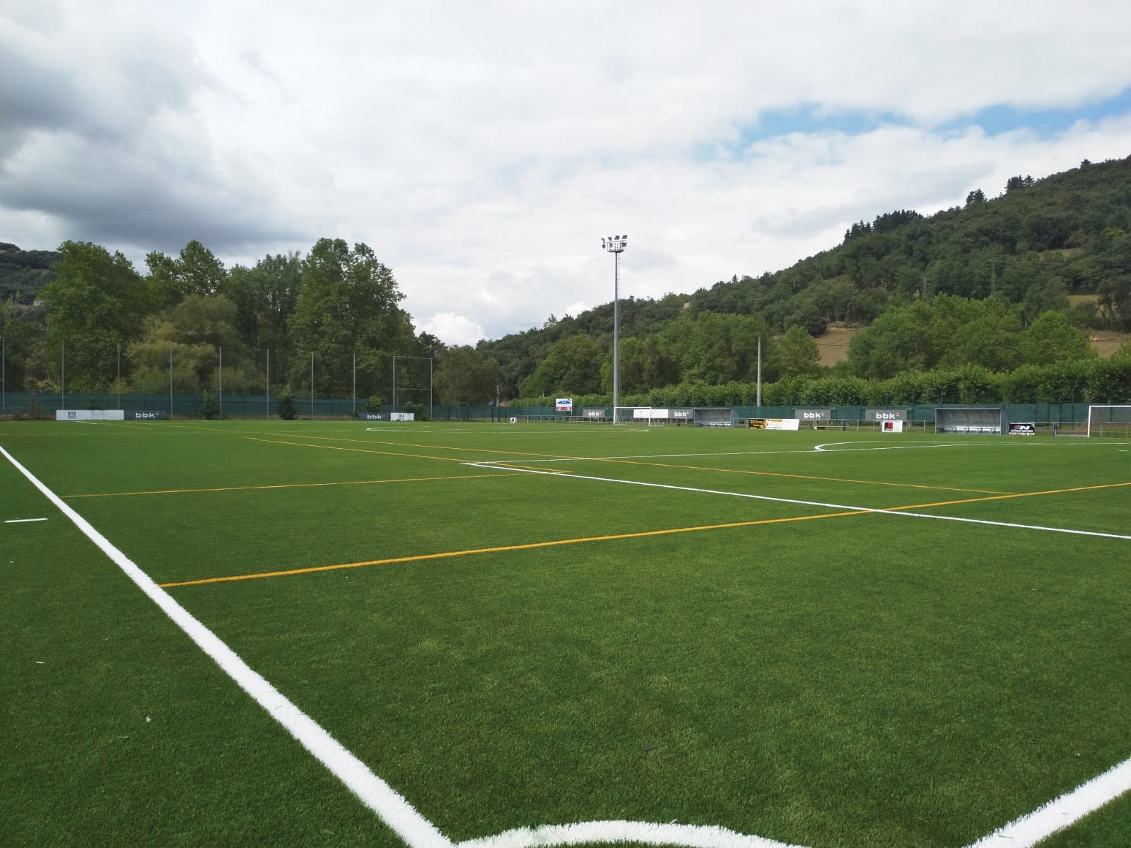 Arbietoko futbol zelaia prest dago denboraldia hasteko