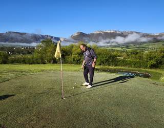 Urduñak bere pitch & putt zelaiaren kudeaketa jokalariei lagatzen die, eraldaketa urte betearen ondoren