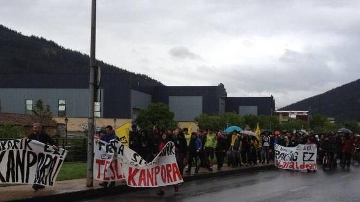Udalak exijitu dio Espainiako Gobernuari frackinga debekatzen duen legearen kontrako errekurtsoa kendu dezan