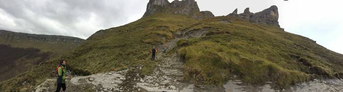 Aldapan gora agurtu dute Men 16 1514875806545