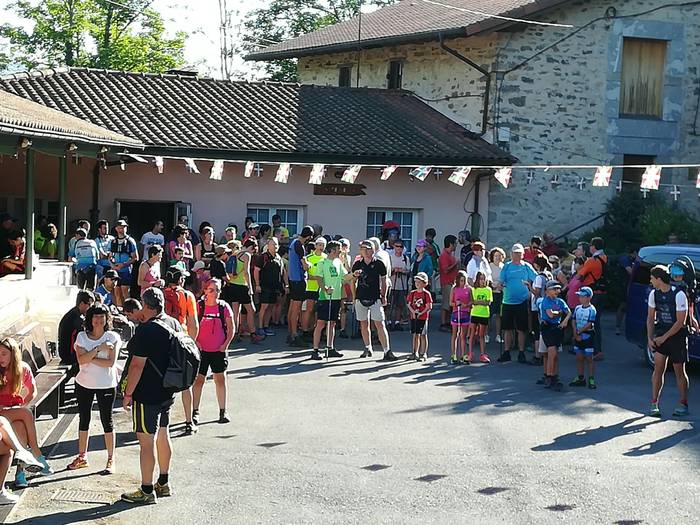 Eguzkia lagun, jende ugari b 3 1501332275570