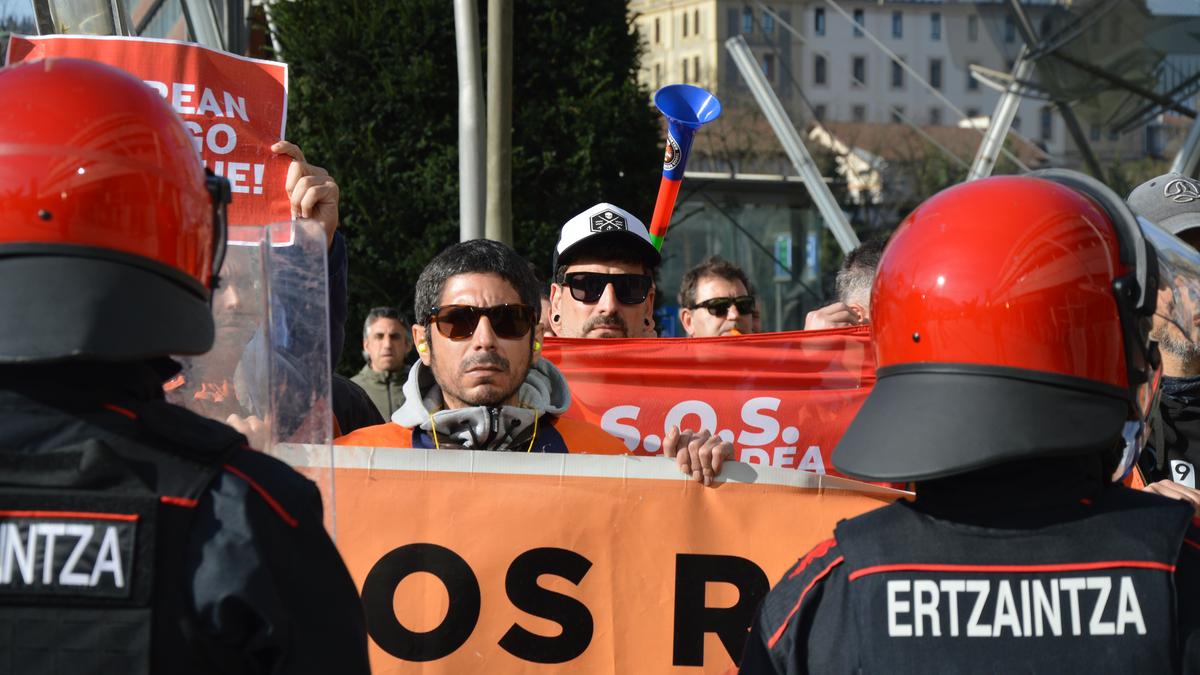 Tubos Reunidoseko iazko 118 milioi euroren galera "ingeniaritza kontablearen emaitza" dela salatu dute ELAk eta ESK-k