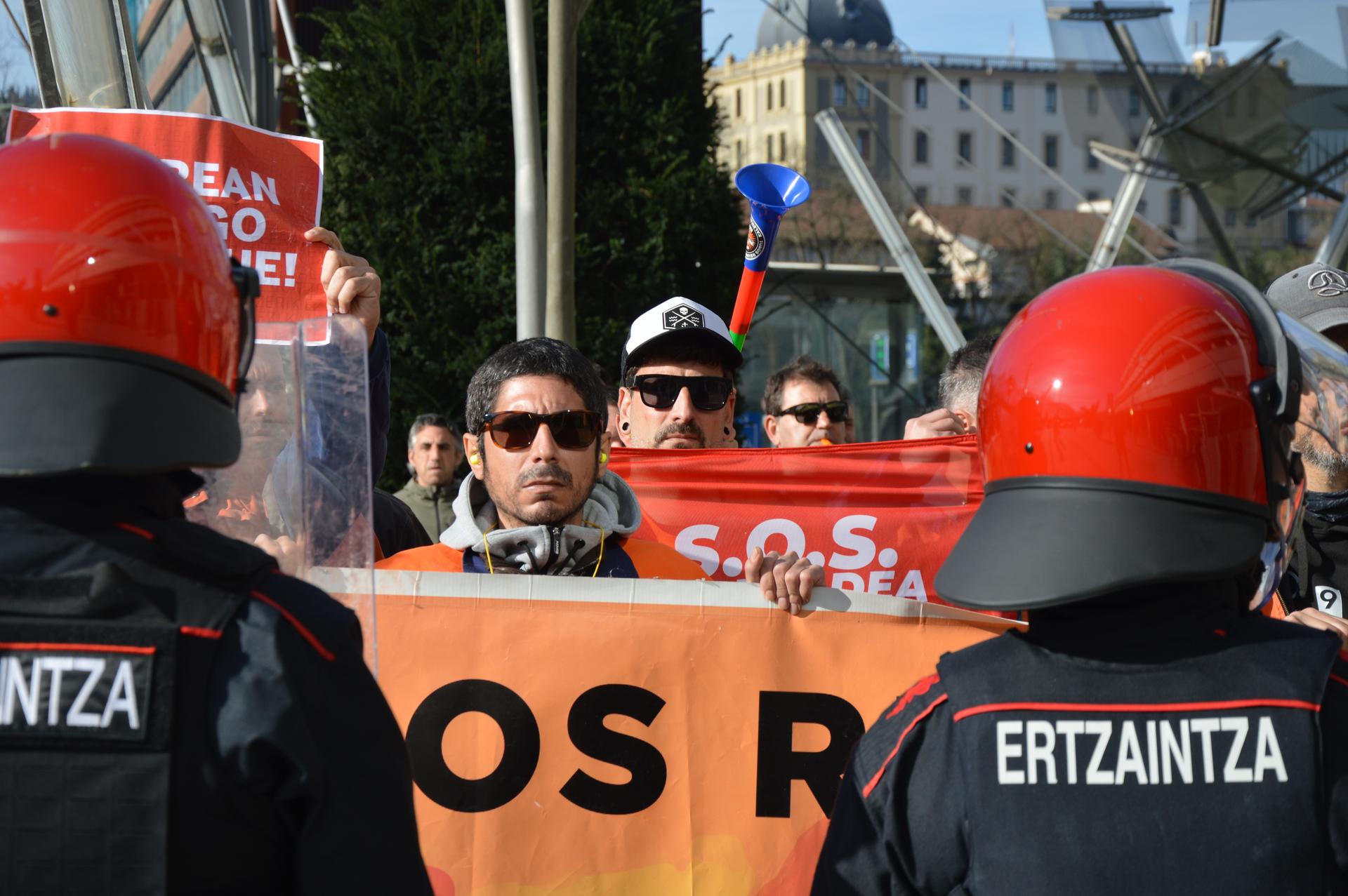 Tubos Reunidoseko iazko 118 milioi euroren galera "ingeniaritza kontablearen emaitza" dela salatu dute ELAk eta ESK-k