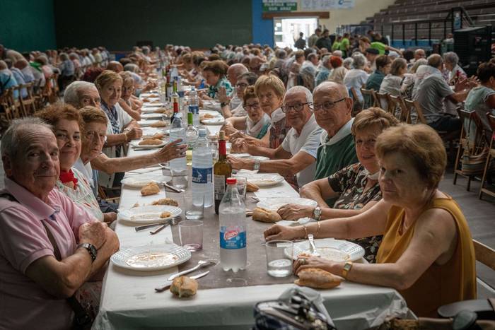 Haur eta nagusiak izan dira  68 1755092685904