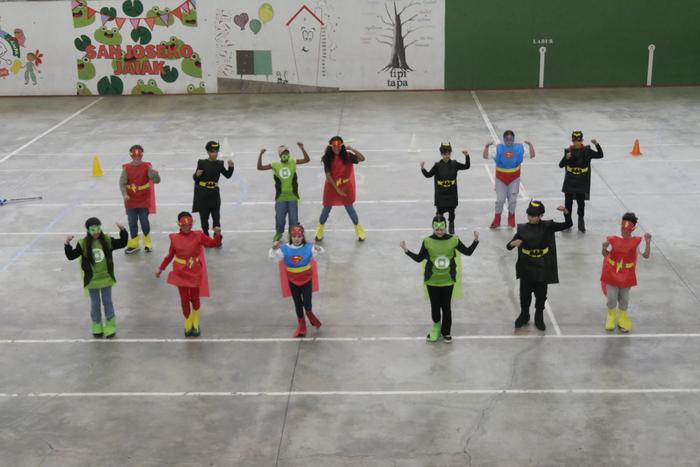 Desfilerik gabe, baina dantz 38 1770997121664