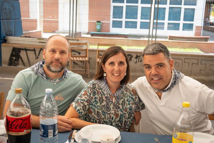 Ehunka lagun bildu dituzte j 28 1757018394054