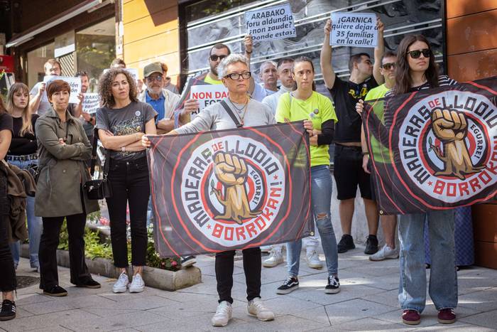 Aldundiaren bulegoak okupatu 8 1760702690975