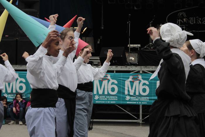 Dantza eta musika artean has 32 1524868932396