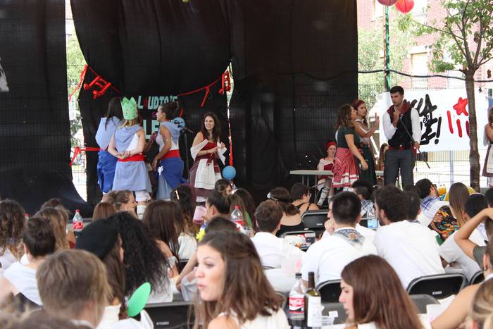 Aldai plaza txiki geratu da  21 1503586293487