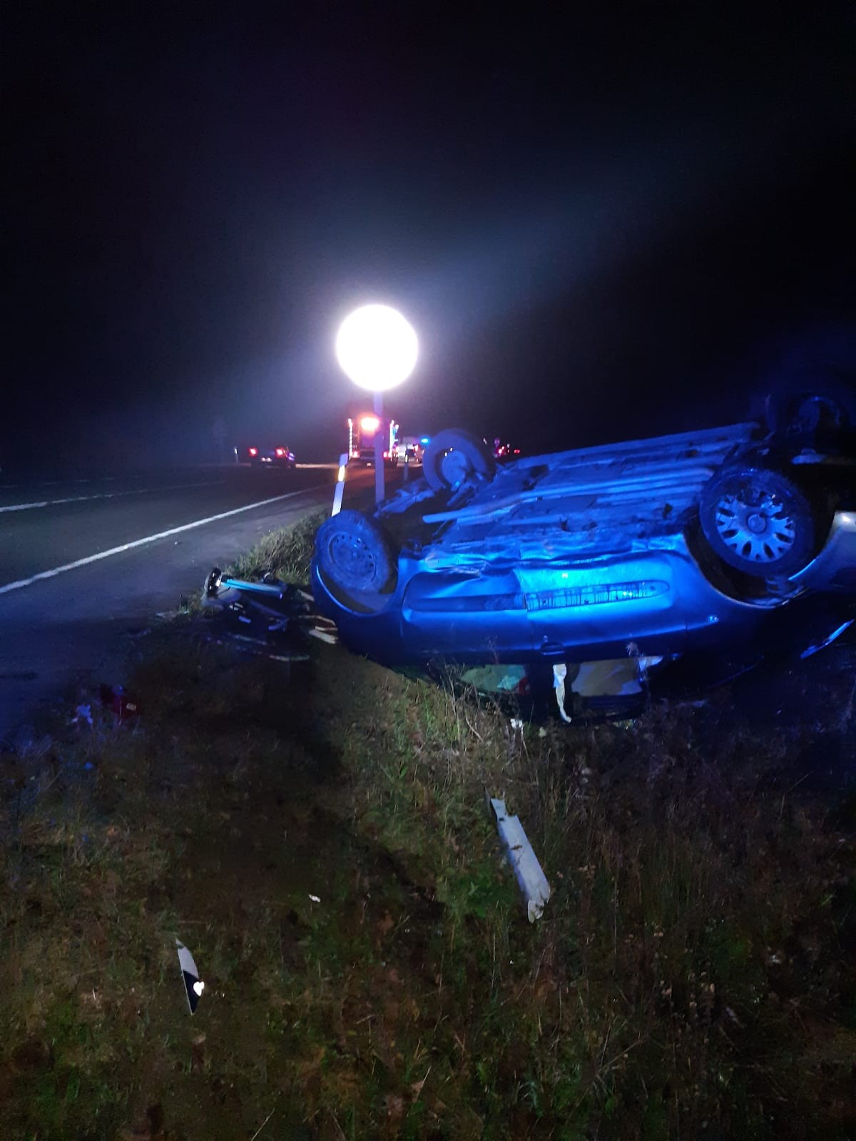 Auto bat irauli da A-624 errepidean eta bi zauritu egon dira