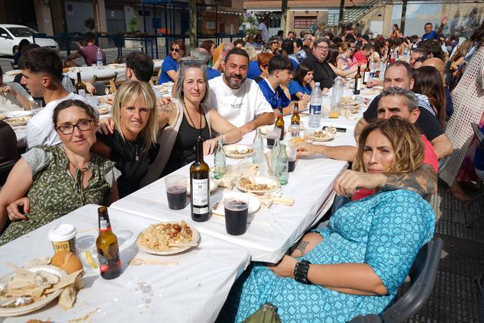 Ehunka lagun bildu ditu Lati 21 1758394277363