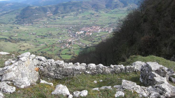 Txarlazoko txabola eta bonba leherketaren historia, dokumentuetatik sarera