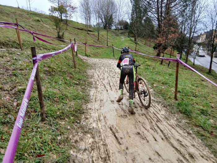 Zirkuitu gogorra izan zuten  70 1768228134213