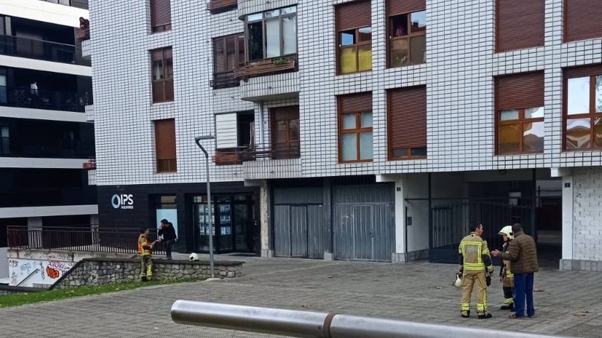 Amurrioko Mendiko kalean gas isuria gertatu den ikertzen ari dira