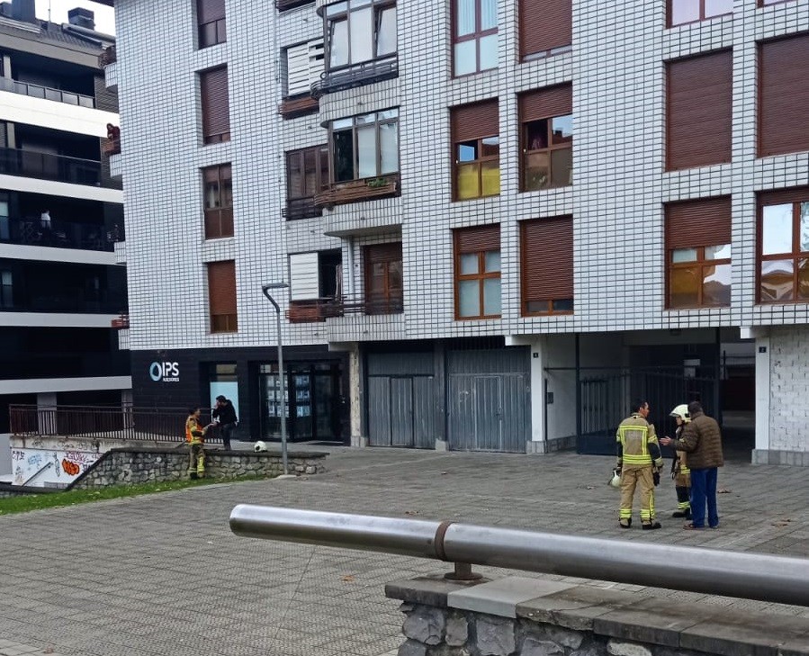 Amurrioko Mendiko kalean gas isuria gertatu den ikertzen ari dira
