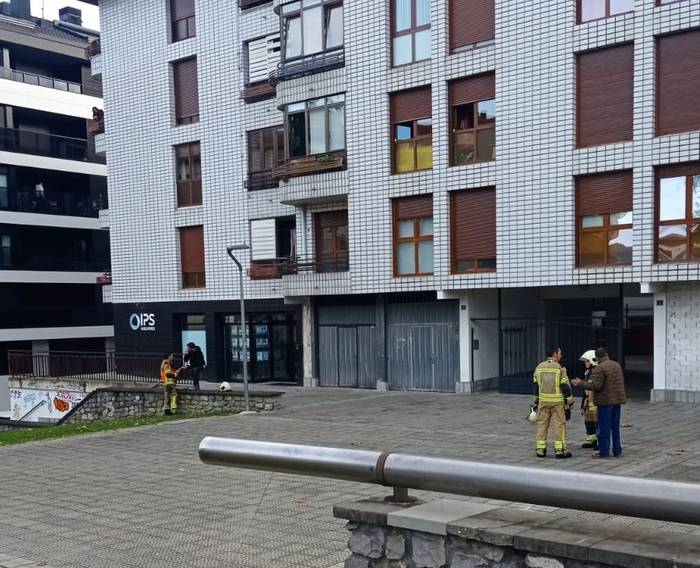 Amurrioko Mendiko kalean gas isuria gertatu den ikertzen ari dira