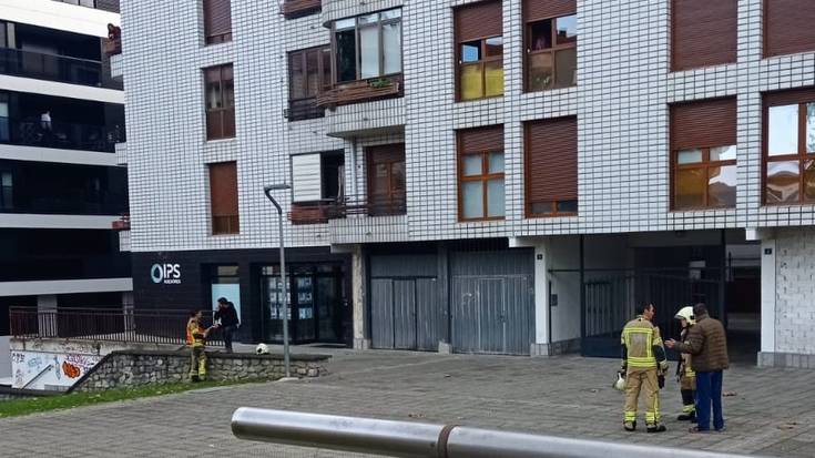 Amurrioko Mendiko kalean gas isuria gertatu den ikertzen ari dira