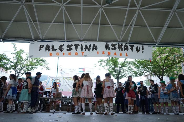 Flan-xurga lehiaketak gatza  4 1756312713939