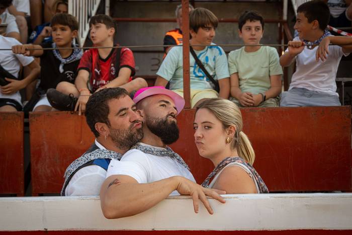 Zezen plaza lepo Muturreko H 54 1756414693068