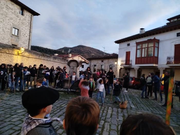 Agate Deunaren bezperak adin 58 1770303107461