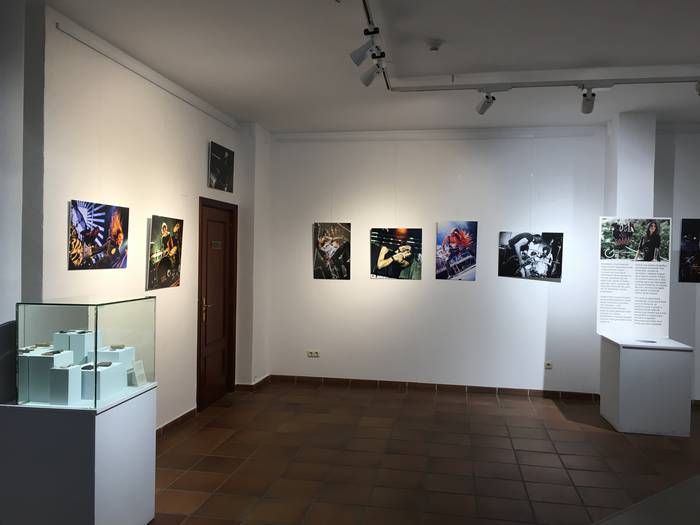 "Rock & roses" erakusketa, e 6 1512744685956