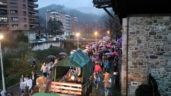 Aretako familia mordoa egon  4 1766616523021