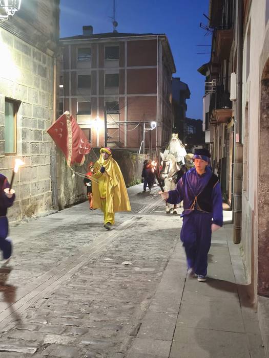 Hiru Errege Magoek ilusioz b 55 1767728438425