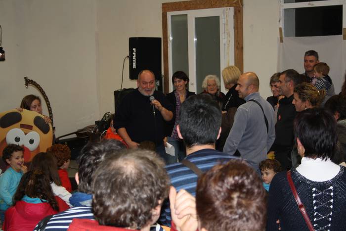 Aiaran ere armairutik atera  41 1511252782200