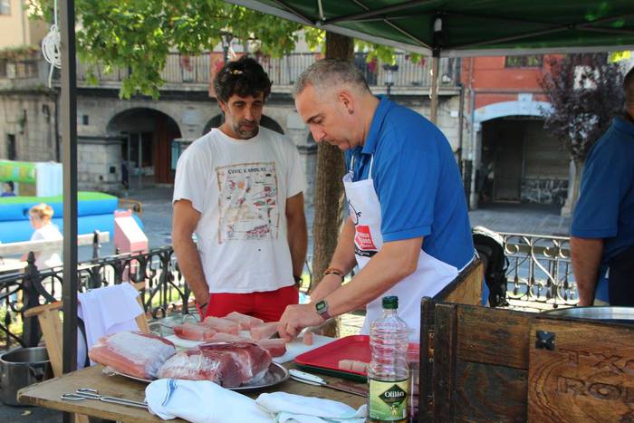 Folk doinuak eta marmitako t 49 1504428867411