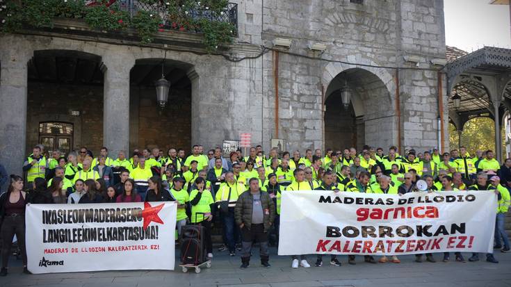Herritarren eta ikasle mugimenduaren babesa jaso dute Maderas de Llodio enpresako grebalariek