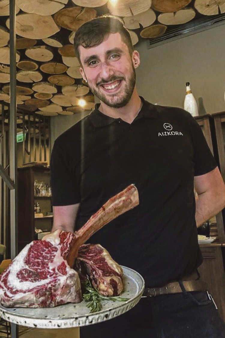 “Antzekotasun handiak daude Euskal Herriko eta Errumaniako gastronomien artean, biak uztartzen ditugu jatetxean”