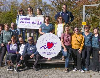 Araba Euskaraz jaiari begira motorrak berotzeari ekin diote