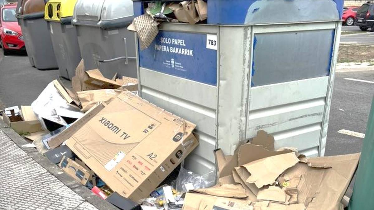 Laudioko Udalak Arabako Foru Aldundiari papera eta kartoia biltzeko zerbitzuaren funtzionamendu egokia eskatzen dion idazkiarekin bat egin du