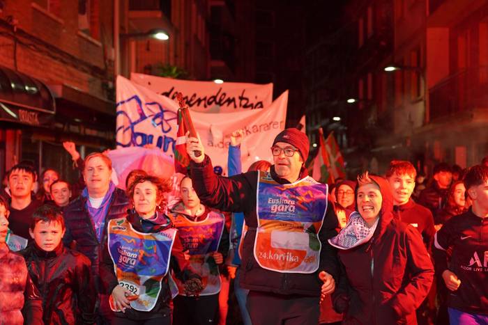 Aldarrikapenez eta pirotekni 185 1774615669159