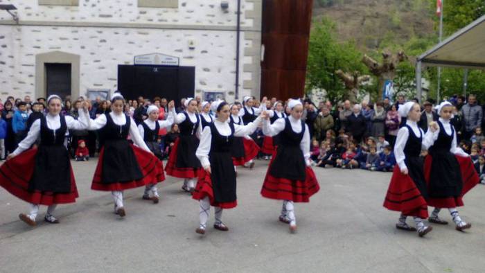 Dantza eta musika artean has 9 1524868765437