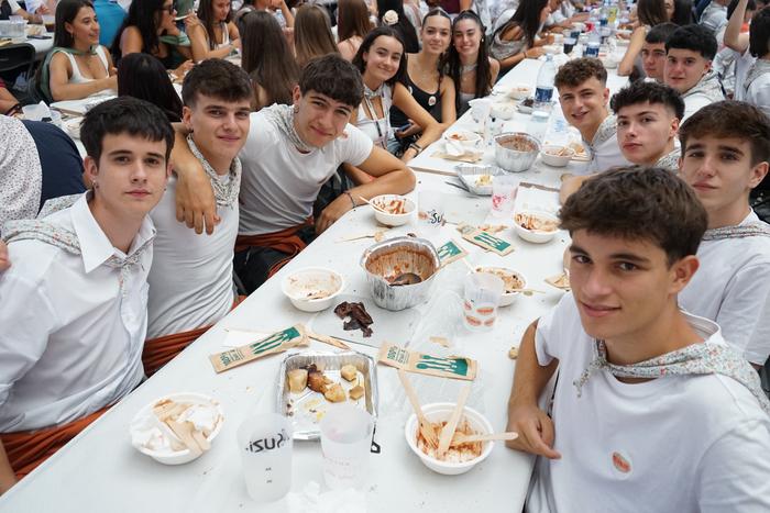 Jendetza batu da kuadrillen  60 1756402289799