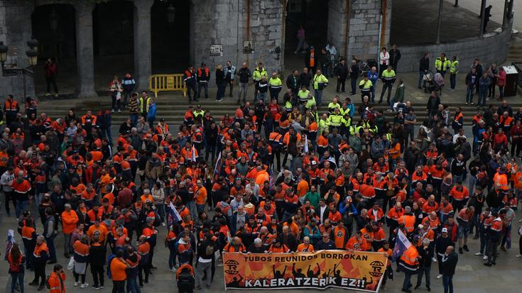 Laudiora mugitu da gaur Tubos Reunidoseko langileen protesta, Maderas de Llodioko beharginen babesarekin