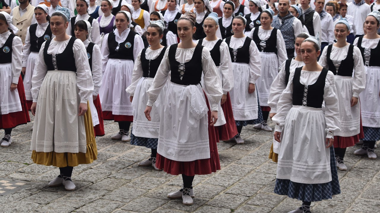 Laudion egingo da Euskal Herriko Dantzari Eguna, urriaren 4an