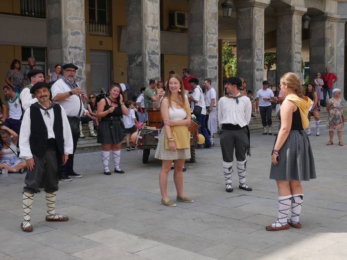 Ehunka lagun bildu dira Bera 145 1661377969382